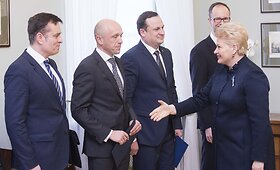 Prezidentė Dalia Grybauskaitė susitiko su kova su korupcija atsakingų institucijų vadovais
