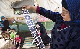 Jaunos pabėgėlės didžiausias rūpestis &ndash; &scaron;irdies ydą turinti dukrelė