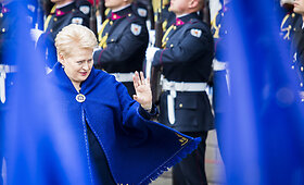 Vėliavų pakėlimo ceremonija Valstybės dienos proga
