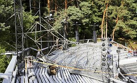 Techninė nelaimė Kalnų parke: nukrito didžiulis ekranas 