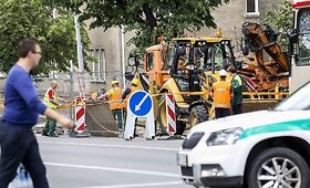 Vilniaus &Scaron;vitrigailos ir Vivulskio gatvių sankryžoje trūko dujų vamzdis