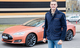 Simas Juodvir&scaron;is i&scaron;bandė &bdquo;Tesla Model S 85D&ldquo;