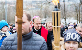 Kryžiaus Kelio procesija į Trijų Kryžių kalną