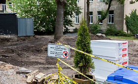 Sostinės Vivulskio gatvėje tvarkomas kiemas