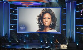 &bdquo;Grammy&ldquo; pagerbė Whitney Houston atminimą