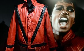 Michaelo Jacksono drabužių paroda Tokijuje