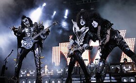 &bdquo;Kiss&ldquo; roko monstrai tęsia pasaulinį turą