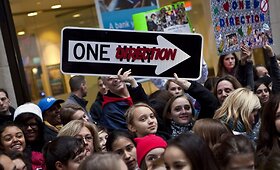 &bdquo;One Direction&ldquo; gerbėjai užtvindė Niujorko centrą