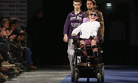 Prancūzų dizaineris pristatė neįgaliesiems skirtą mados kolekciją
