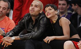 Rihanna ir Chrisas Brownas Kalėdų dieną stebėjo krep&scaron;inį