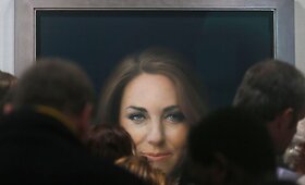 Pirmasis oficialus hercogienės Catherine portretas atidengtas Londone 