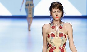 Holly Fulton pristatė žaismingą paplūdimio aprangos kolekciją