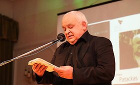 Poetas Gintaras Patackas gavo &bdquo;Vieno lito&ldquo; premiją