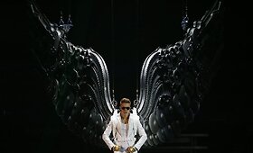 Justinas Bieberis nusileido i&scaron; dangaus su angelo sparnais