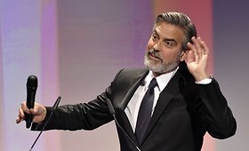 George'as Clooney už kovą su blogiu pelnė prestižinį vokiečių apdovanojimą