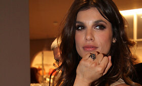 Elisabetta Canalis reklamuoja &bdquo;pavojingą&ldquo; juvelyriką