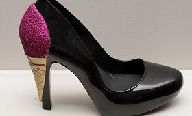 Karlas Lagerfeldas pristatė originalumu i&scaron;siskiriančią batelių kolekciją