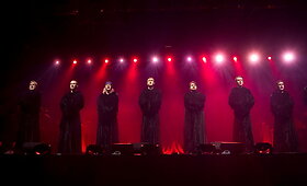 Vilniuje grupė &bdquo;Gregorian&ldquo; surengė įspūdingą &scaron;viesų ir muzikos &scaron;ou