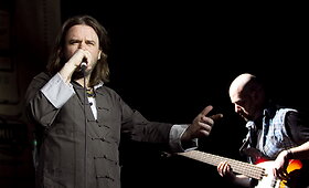 &Scaron;v. Patriko dieną vilniečiai at&scaron;ventė su U2 liaupsinamais &bdquo;Republic of Loose&ldquo;