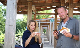 Maisto turgus &bdquo;Open Kitchen&ldquo; viliojo paskanauti lauke ruo&scaron;tų patiekalų