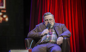   Televizijos &scaron;ou &bdquo;Pakartok!&rdquo; &ndash; žinomų Lietuvos ir pasaulio žvaigždžių parodijos