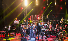Justės Arlauskaitės-Jazzu koncertas su Modestu Pitrėnu ir orkestru