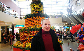 Marius Gvildys Kaune sukūrė didžiulį tortą i&scaron; vaisių