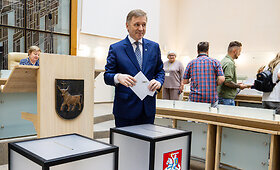 Ramūnas Karbauskis i&scaron; anksto balsavo Prezidento rinkimų antrajame ture