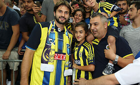 Linas Kleiza pristatytas Stambulo &bdquo;Fenerbahce&ldquo; sirgaliams
