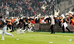 Sirgalių sukelti neramumai Stambulo derbyje