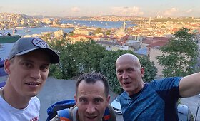 Norberto, Tado ir Ado kelionė Turkijoje: Stambulas ir kopimas į Araratą