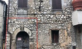 Maenza miestelyje parduodami būstai