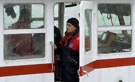 Prie Italijos krantų susidūrus prekiniams laivams vienas žmogus žuvo, o dar du dingo