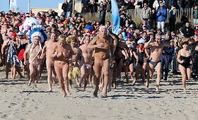 Nudistai Pietų Prancūzijoje laukia Naujųjų metų