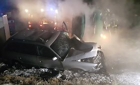 Nuo policijos bėgęs neblaivus UAZ vairuotojas &Scaron;ilutės rajone kaktomu&scaron;a rėžėsi į &bdquo;Audi&ldquo;