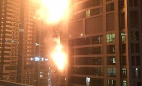 Liepsnojo vienas auk&scaron;čiausių pasaulio pastatų &ndash; &bdquo;Torch Tower&ldquo; Dubajuje