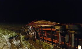 Paprūdžių kaime nuo kelio nulėkė vilkikas