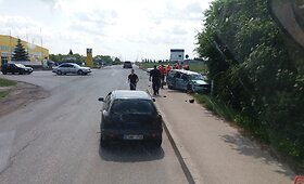 Marijampolės pakra&scaron;tyje NATO karių visureigis rėžėsi į &bdquo;VW Passat&ldquo;