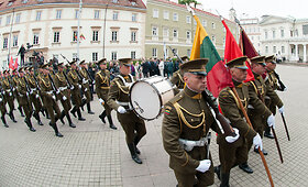 Valstybės vėliavų pakėlimo ceremonija