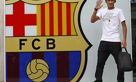 Neymaras pristatytas &bdquo;Barcelona&ldquo; ekipos gerbėjams ir žurnalistams