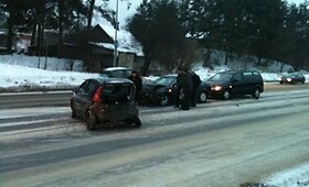 Per avariją Vilniuje apgadinti trys automobiliai (nuotraukos) galerija