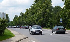 Vasari&scaron;kai &scaron;iltą savaitgalį prie Trakų &ndash; kilometrinė grūstis