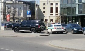 Prabangaus &bdquo;Cadilac Escalade&ldquo; sutramdymas galerija