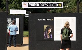 Luki&scaron;kių aik&scaron;tėje - paroda World Press Photo`11 (nuotraukos) galerija