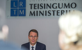 Teisingumo ministerijoje vyko pasitarimas-diskusija dėl galimos dvigubos kokybės prekių