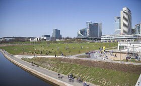 Saulėta sekmadienio popietė Vilniaus centre