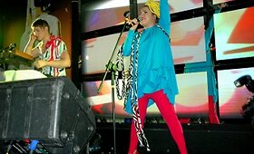 GeraiGerai & Miss Sheep į pilką žiemą įne&scaron;ė ry&scaron;kių spalvų ir geros nuotaikos (nuotraukos) galerija
