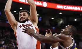 &bdquo;Toronto Raptors&ldquo; ekipa po trijų pratęsimų nusileido &bdquo;Utah Jazz&ldquo; atstovams 133:140