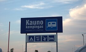 Kauno kempingą netikėtai užplūdo turistai i&scaron; Italijos galerija