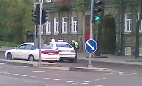 Policija taranavo automobilį &bdquo;Mazda&ldquo; galerija